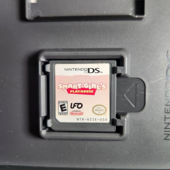 Nintendo DS Garfield Funfest, Smart Girls Playhouse, Petz Horsez 2 CIB Pre-owned - Picture 5 of 7